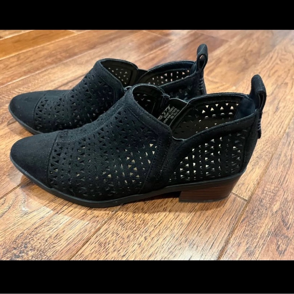 Women's Black Perforated Cutout Low Heel Ankle Shoe
